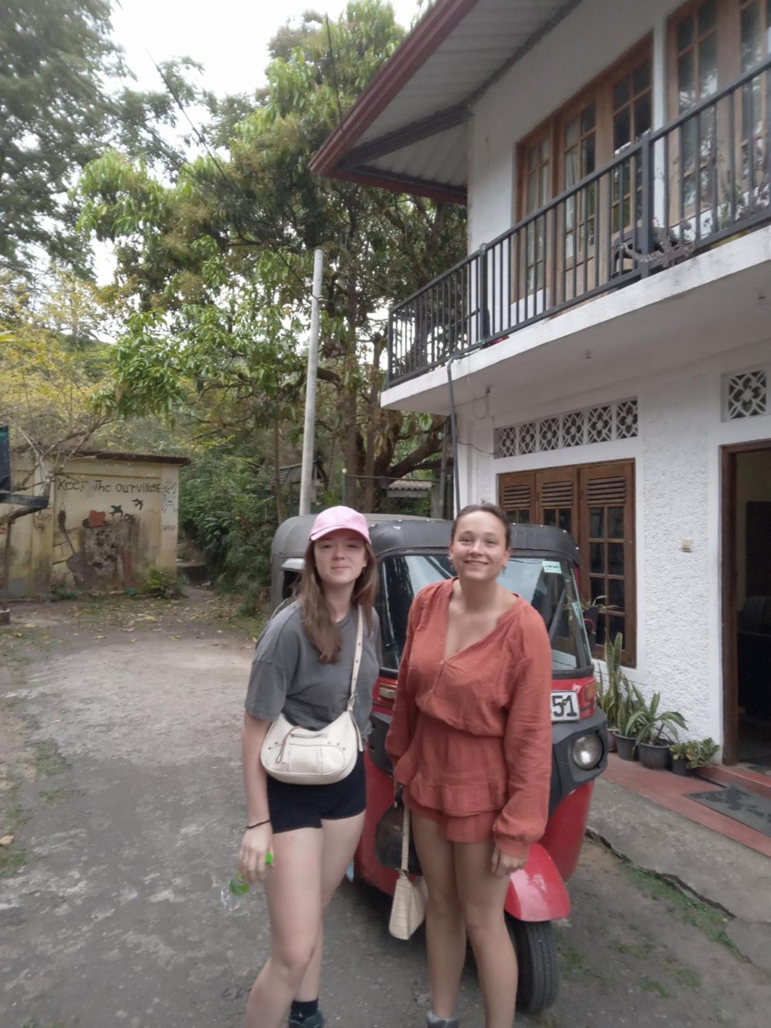 Trinish Homestay 하톤 외부 사진
