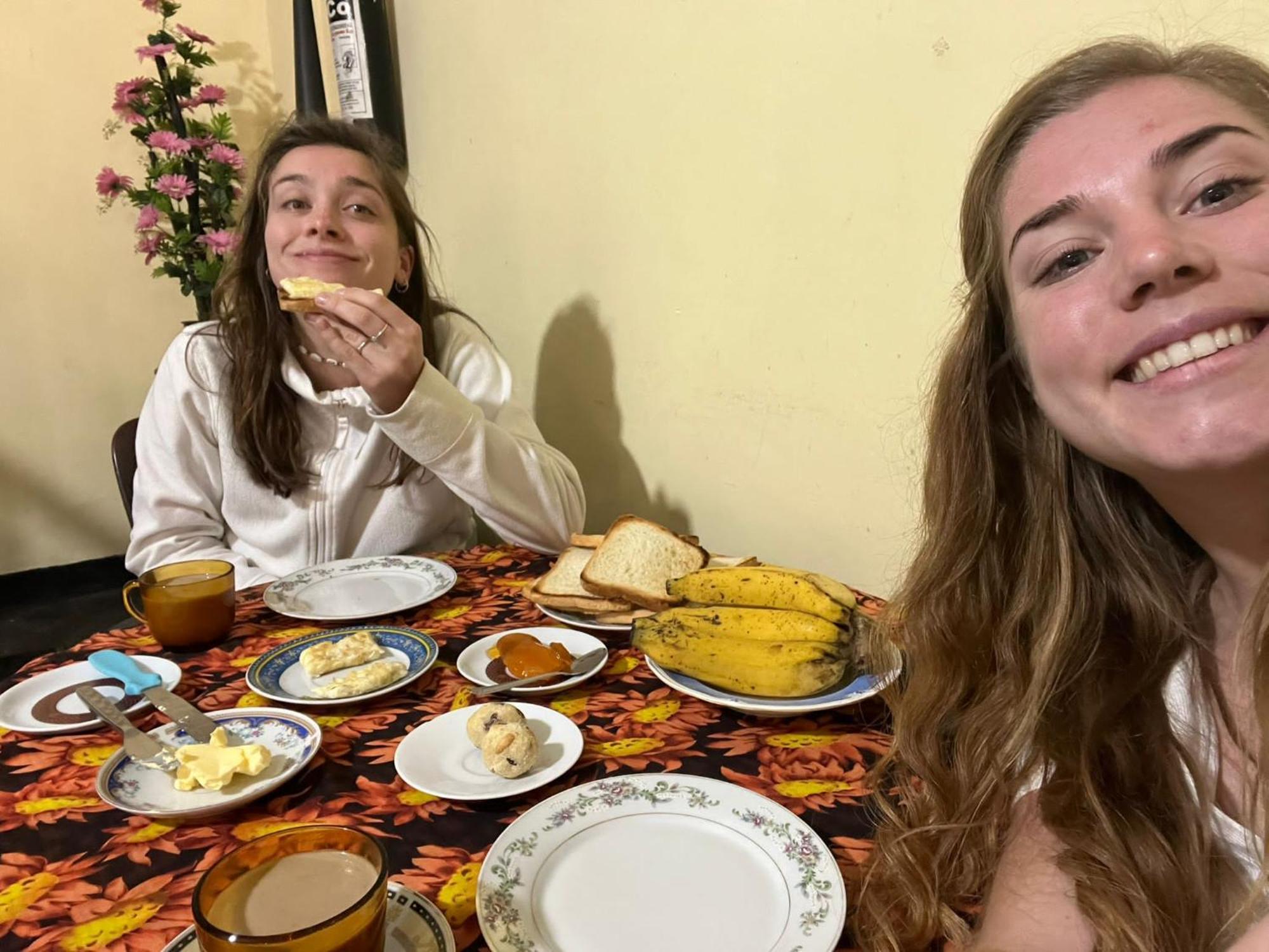 Trinish Homestay 하톤 외부 사진